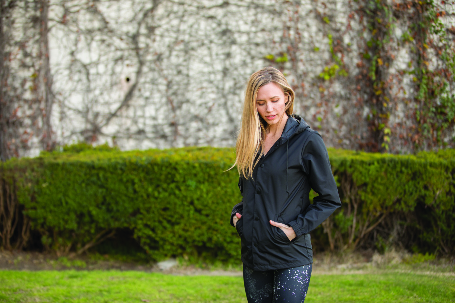 EXP95NB Men's Water-Resistant Hooded Windbreaker - Image 4