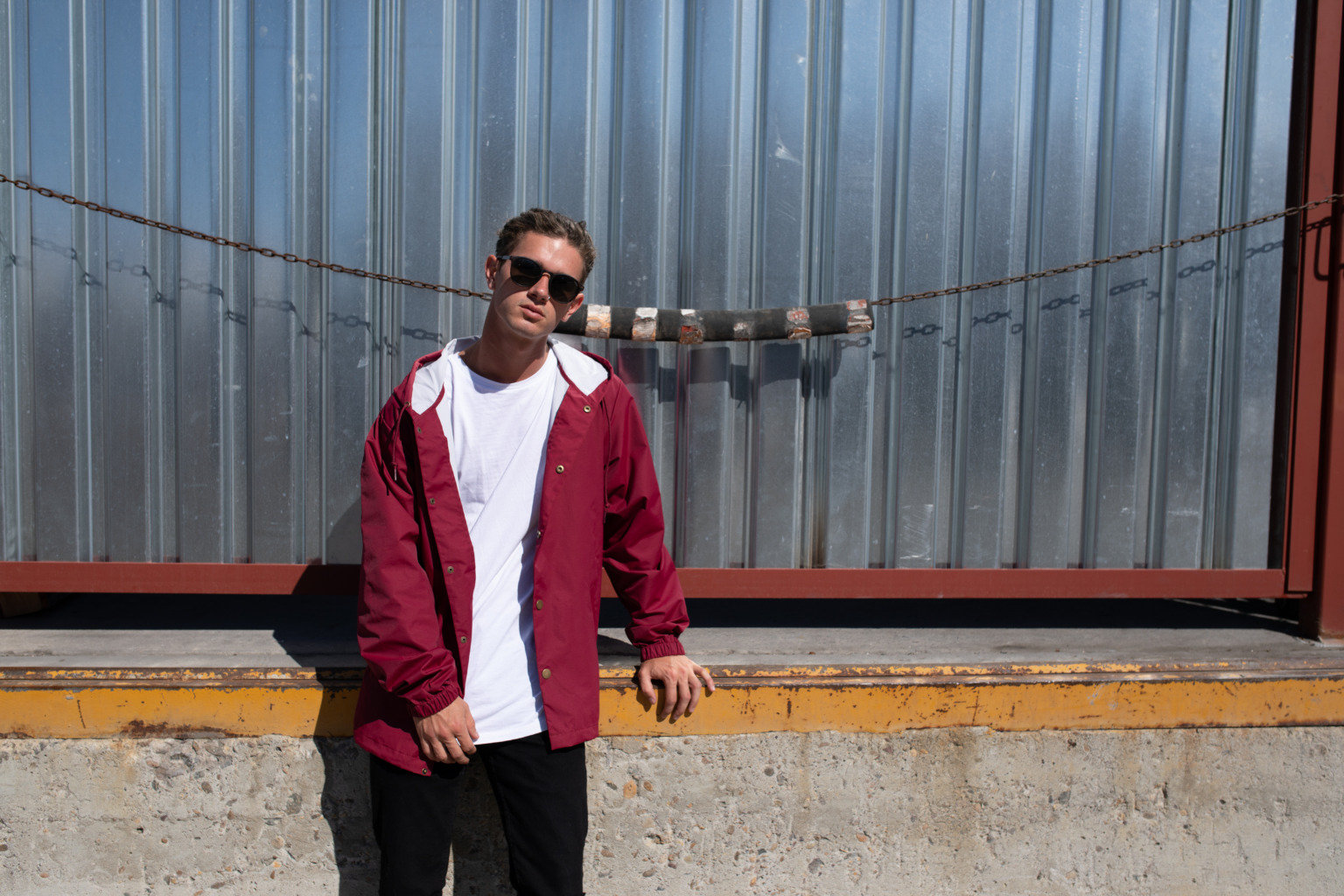 EXP95NB Men's Water-Resistant Hooded Windbreaker - Image 2
