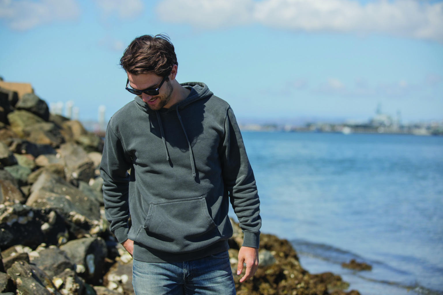 PRM4500 Unisex Midweight Pigment-Dyed Hooded Sweatshirt - Image 5